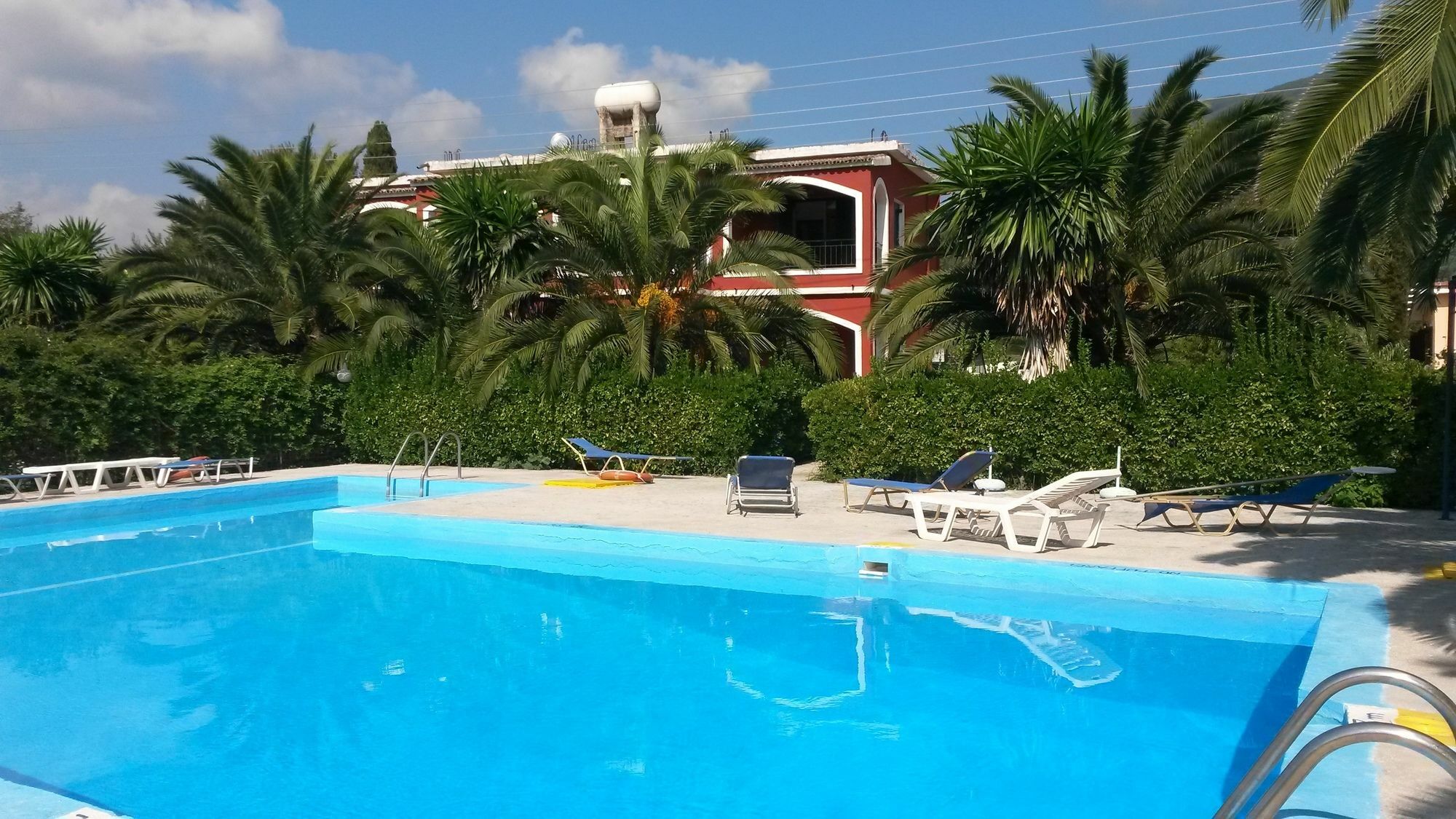 Sunny Dreams Apartments Ипсос Екстериор снимка